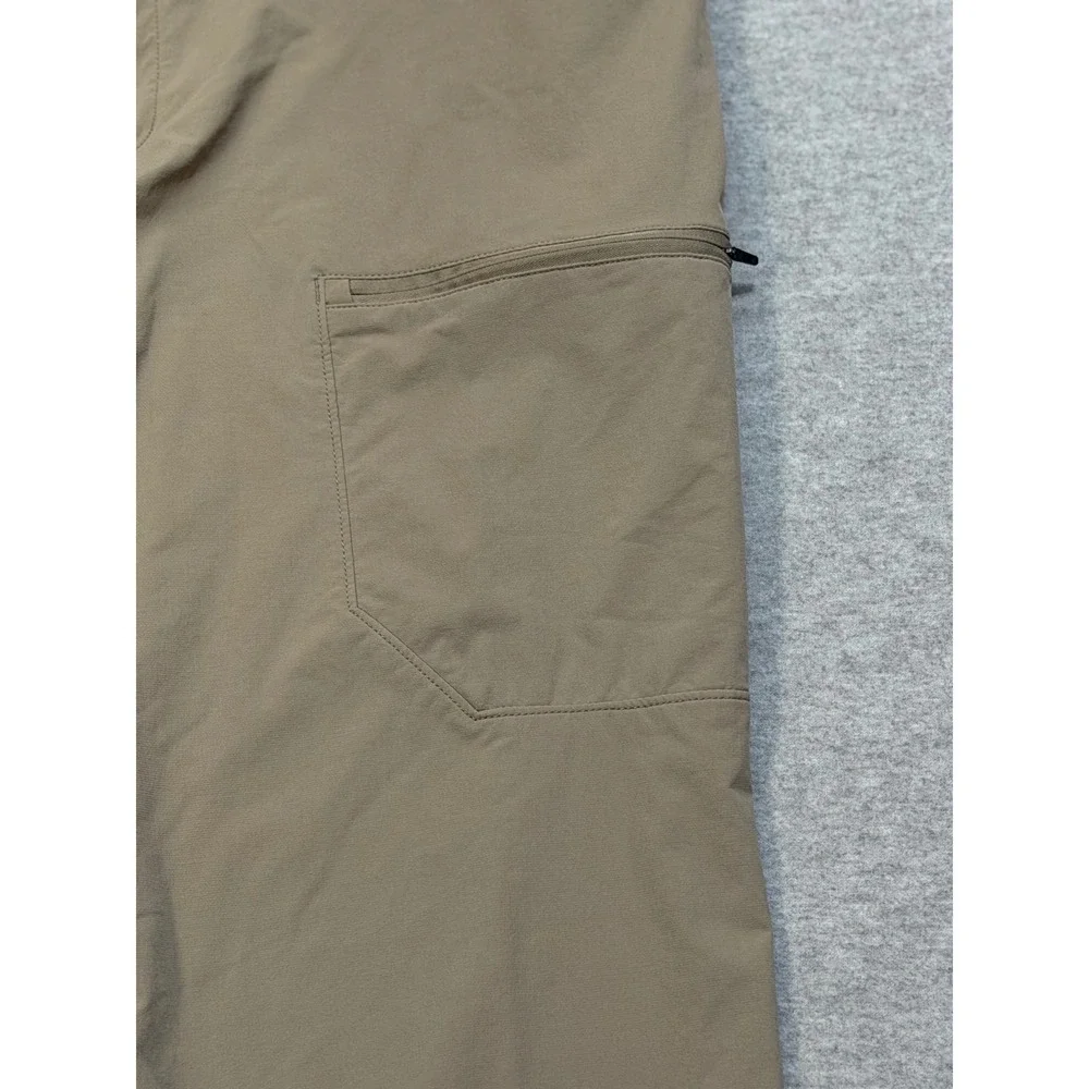 Duluth Trading Co Flexpedition Mens 38x32 Khaki Tan Stretch Cargo Hiking Pants